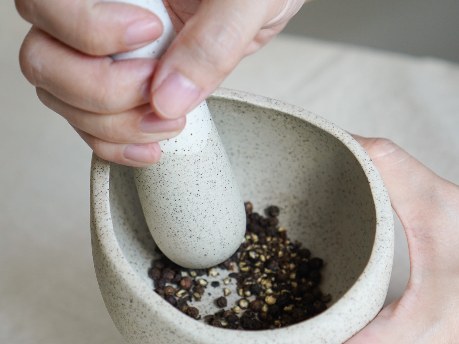 Robert Gordon Stoneware Mortar & Pestle