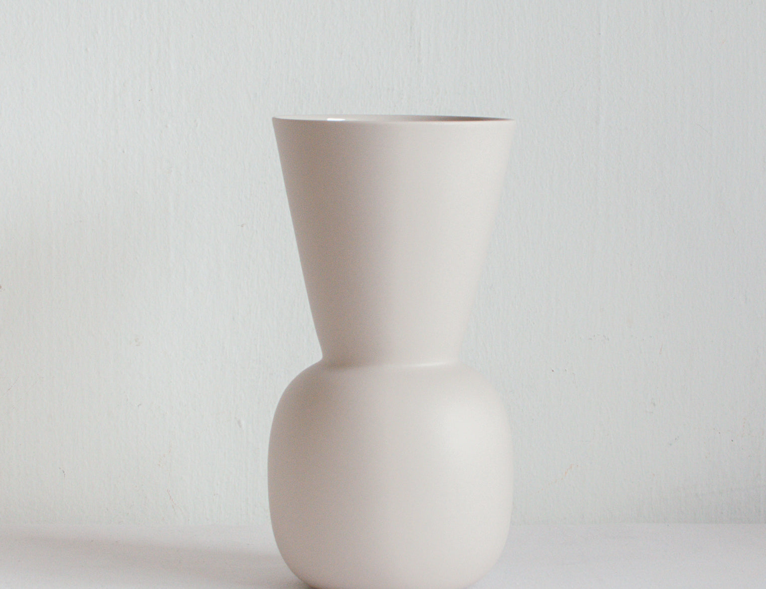 Marmoset Found Cloud Bell Vase (Large) in Chalk White