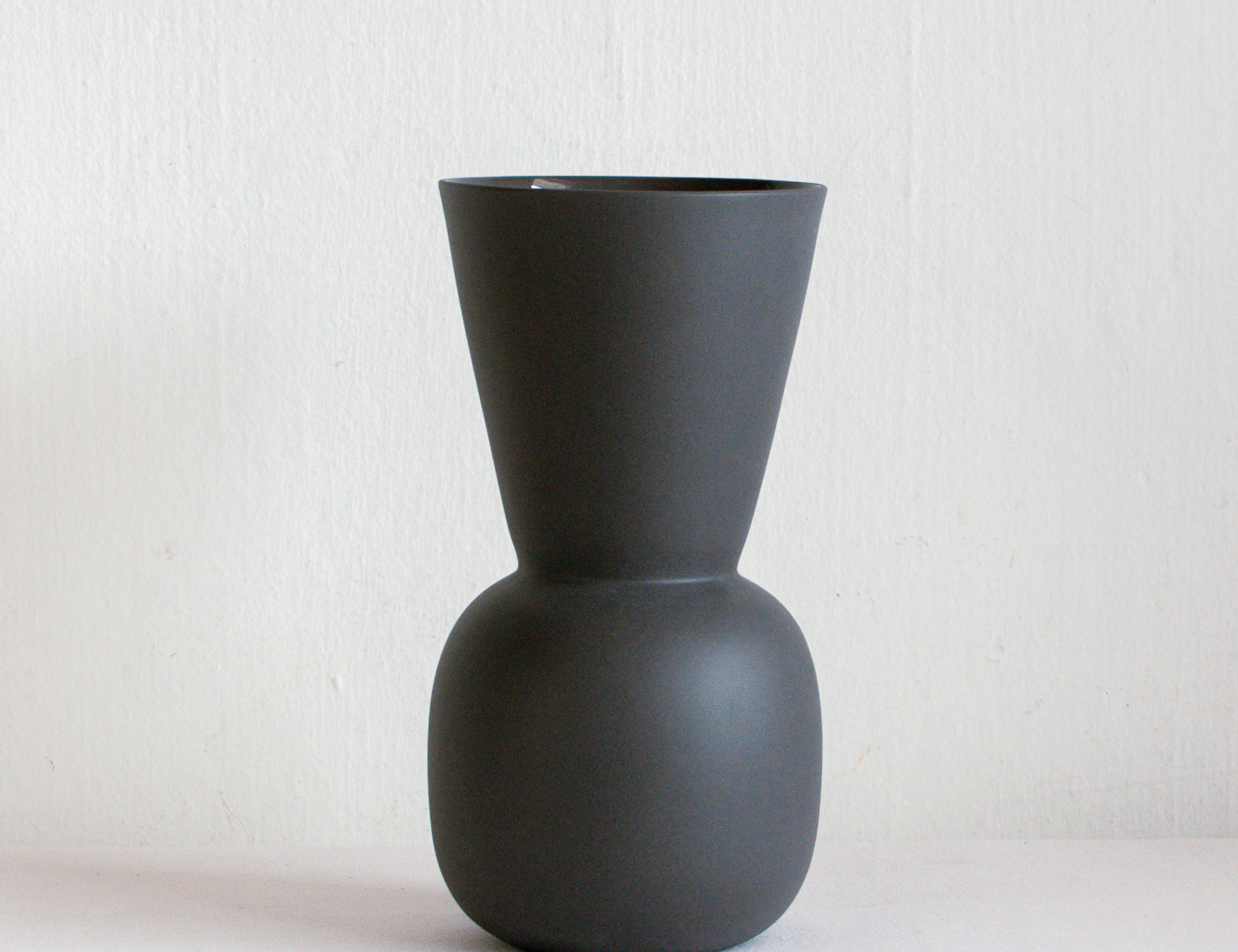 Marmoset Found Cloud Bell Vase (Large) in Charcoal Black