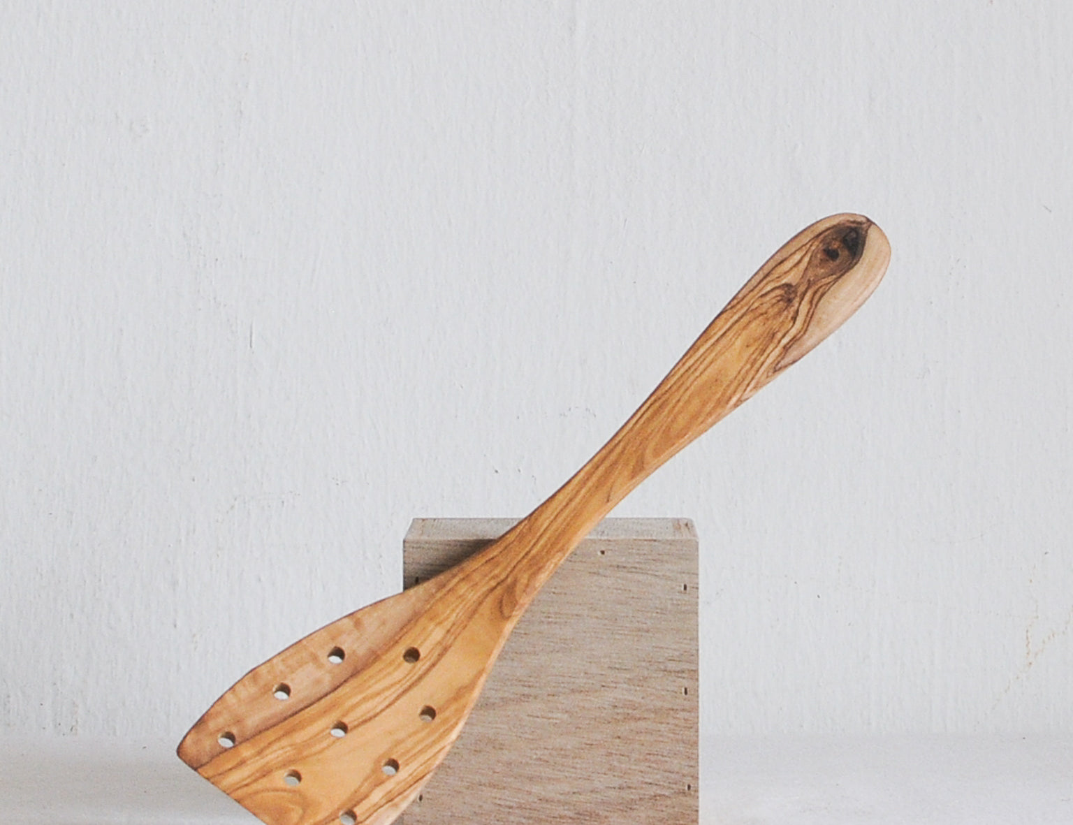 Redecker Olivewood Spatula - Perforated